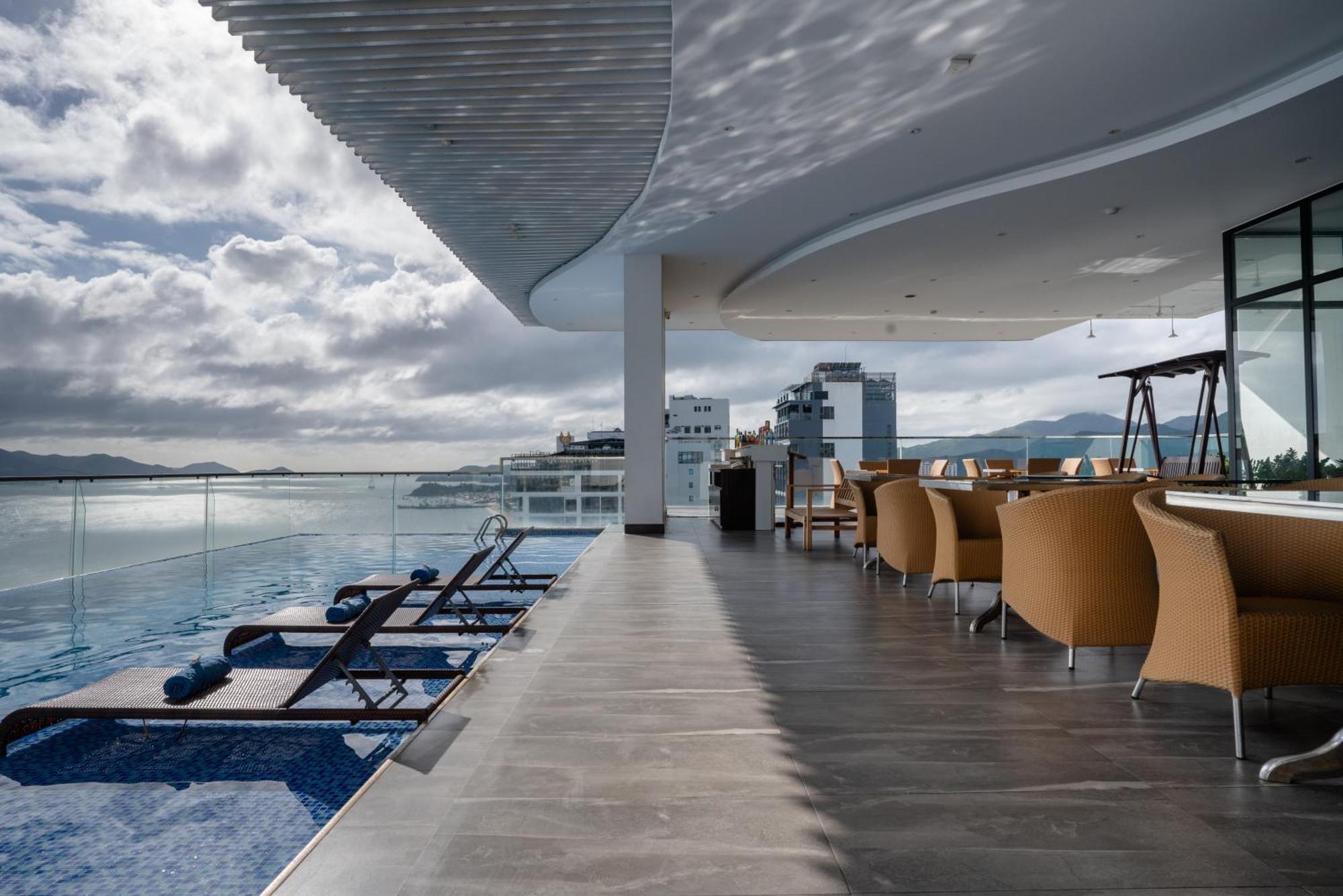 Majestic Premium Hotel Nha Trang Exterior photo