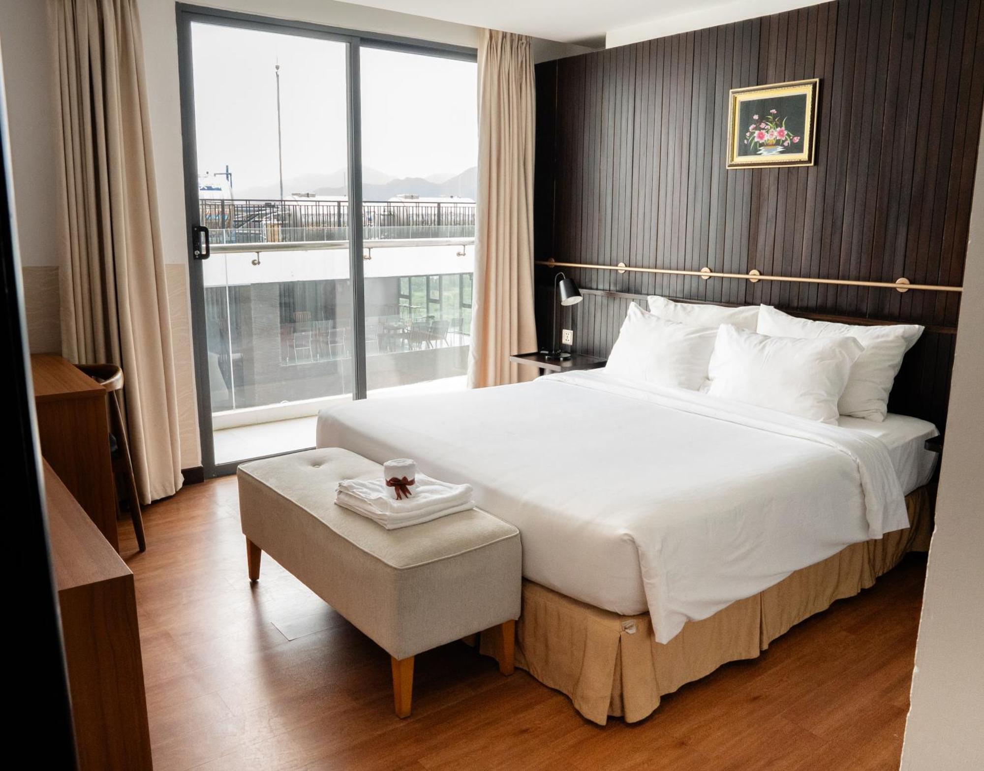 Majestic Premium Hotel Nha Trang Exterior photo